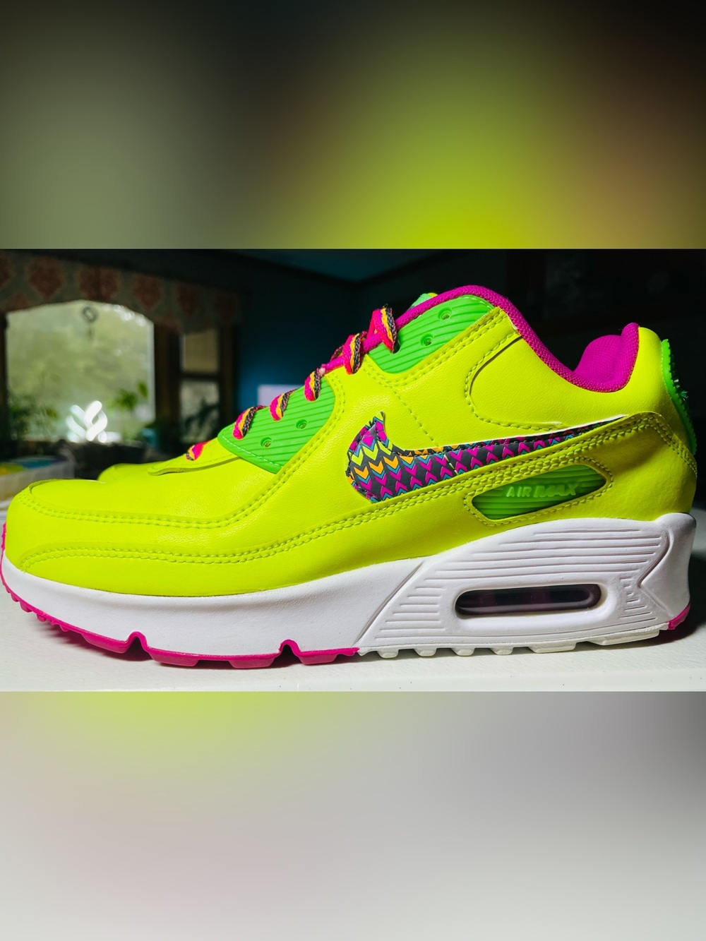 Nike Air Max 90 Leather
Volt Fire Pink (GS)
6Y- 7.5W - Picture 2 of 16